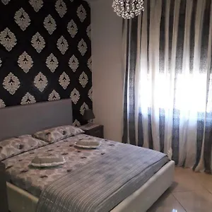 https://marina-dei-ciclopi-home.sicilyhotelsitaly.net